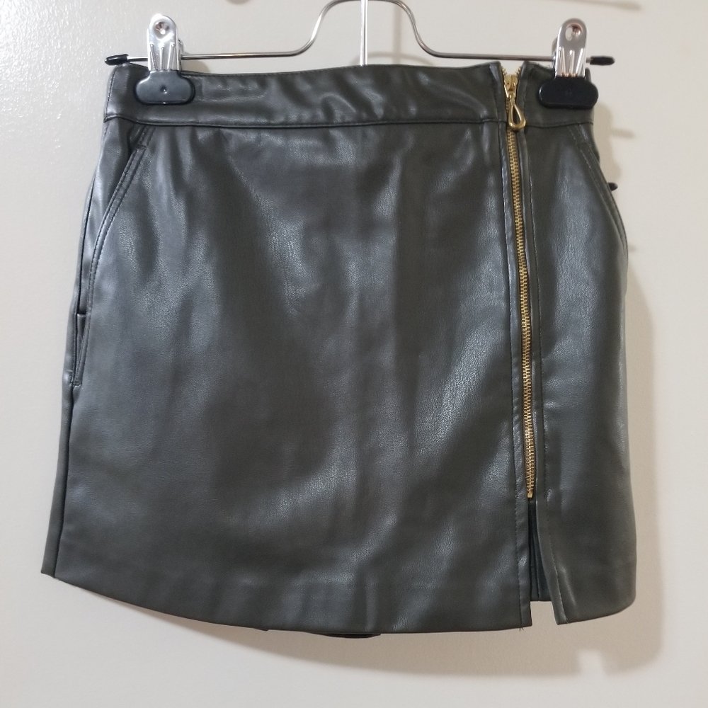 ZARA Faux Leather Asymmetrical Skort XS Dark Khaki Olive Mini Gold Zip Front